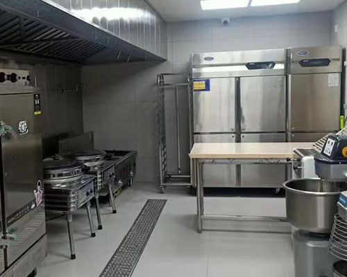 开饭店厨房设备中的炒炉选择指南